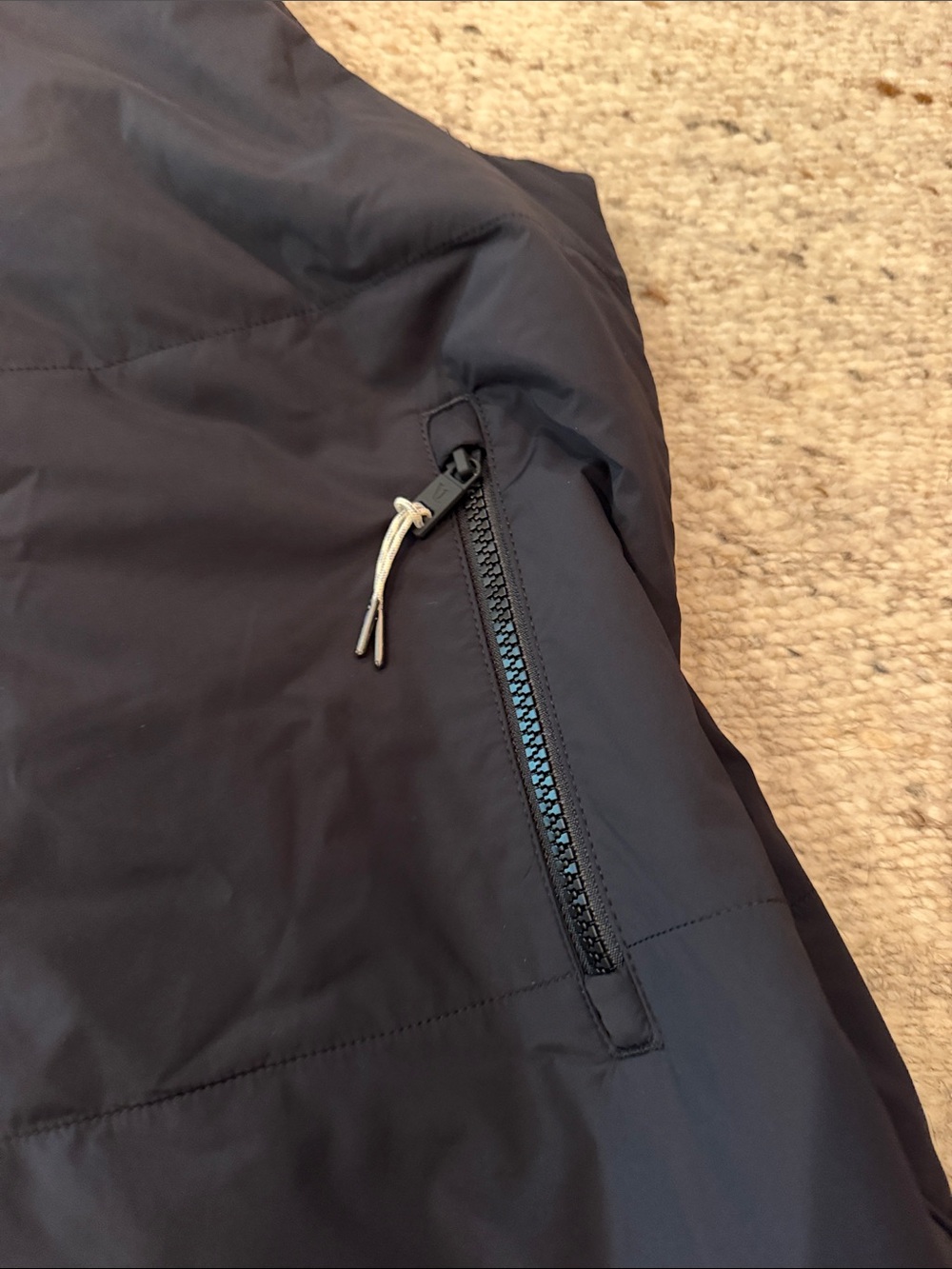 Vuori Women’s Canyon Insulated Vest - Black XL - Picture 2 of 6